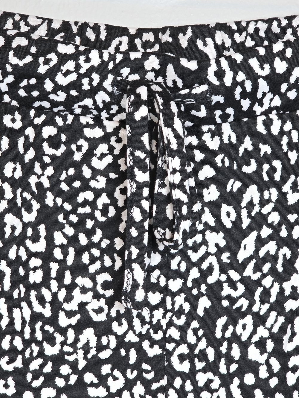 NWT Tahari Women's Relaxed Fit Animal Print Jogger Pants XL Black White Chic - Picture 4 of 10